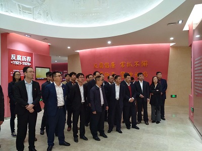 参观现场.jpg 参观现场.jpg