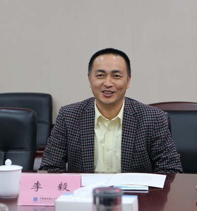 李毅.jpg 李毅.jpg