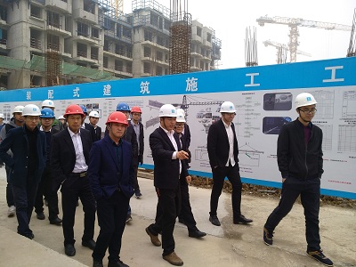 现场参观.jpg