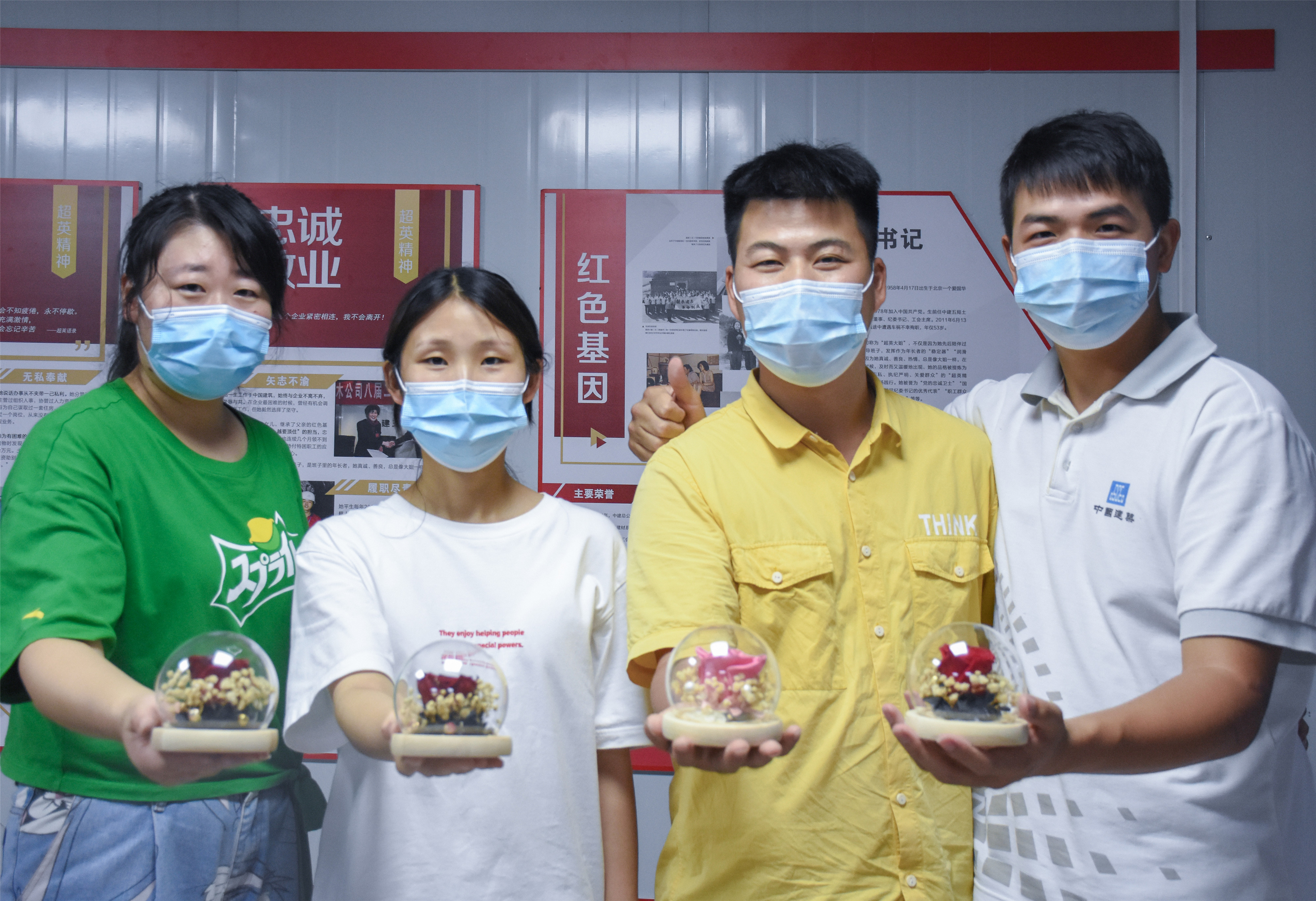 项目员工制作的永生花 (1).jpg