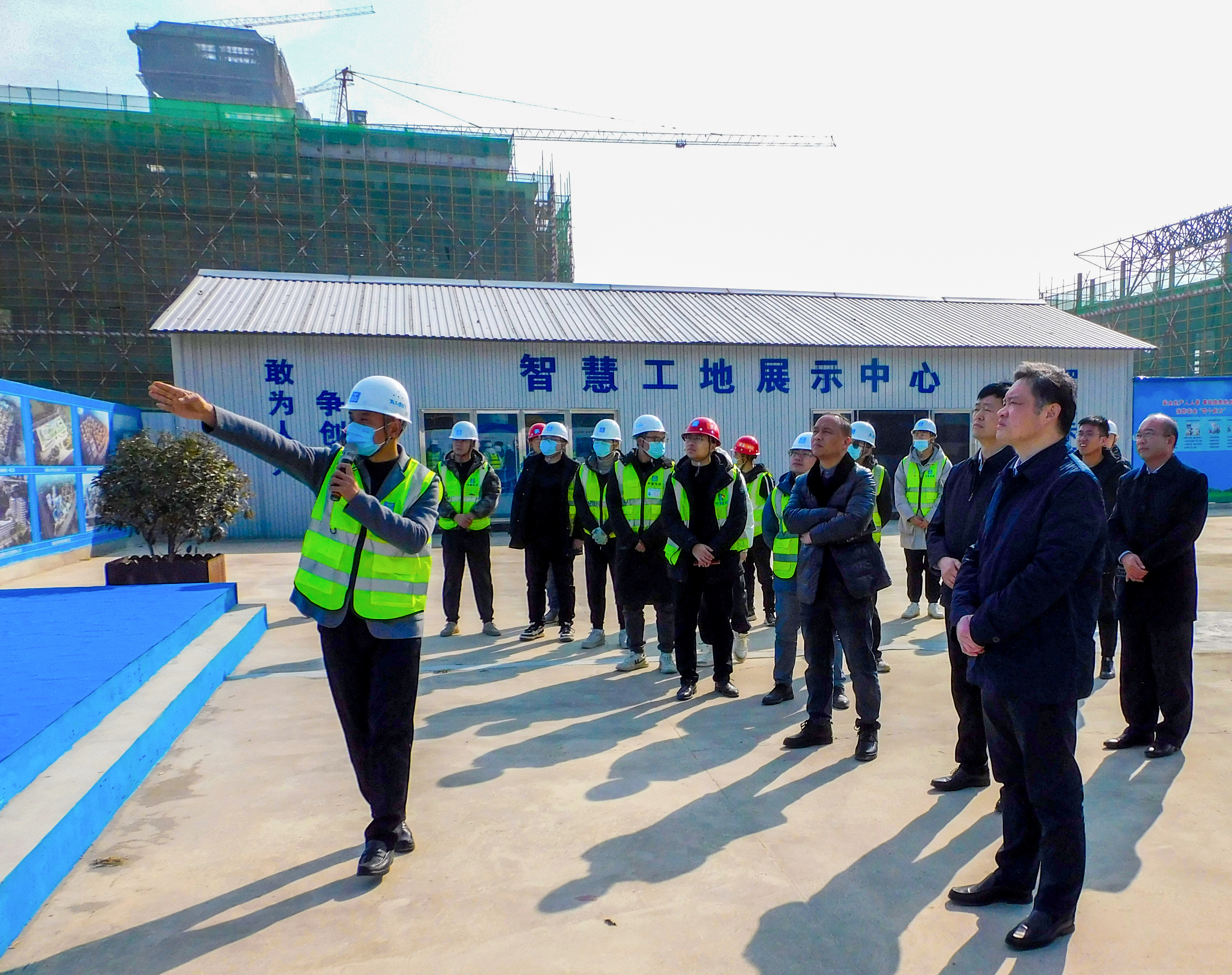 现场调研指导工作.jpg 现场调研指导工作.jpg